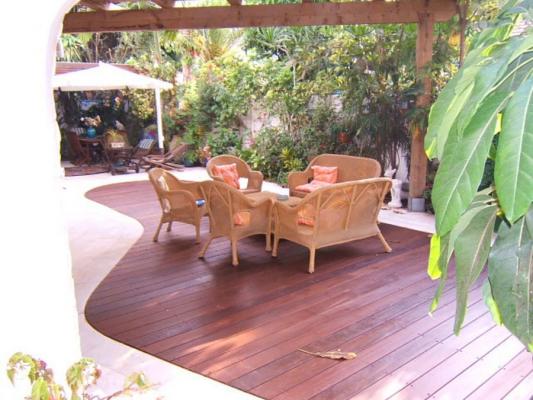 דק לפינת ישיבה