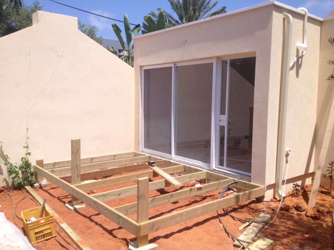 יציאה למרפסת דק- לפני