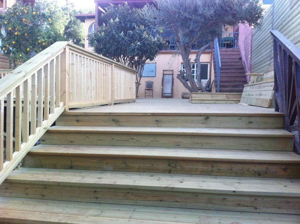 דק וגדר אורן