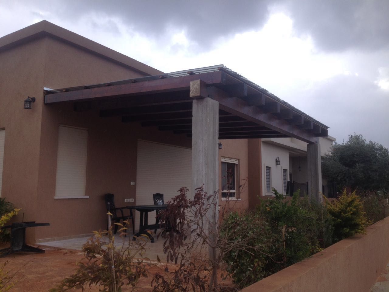 פרגולות מעץ גושני